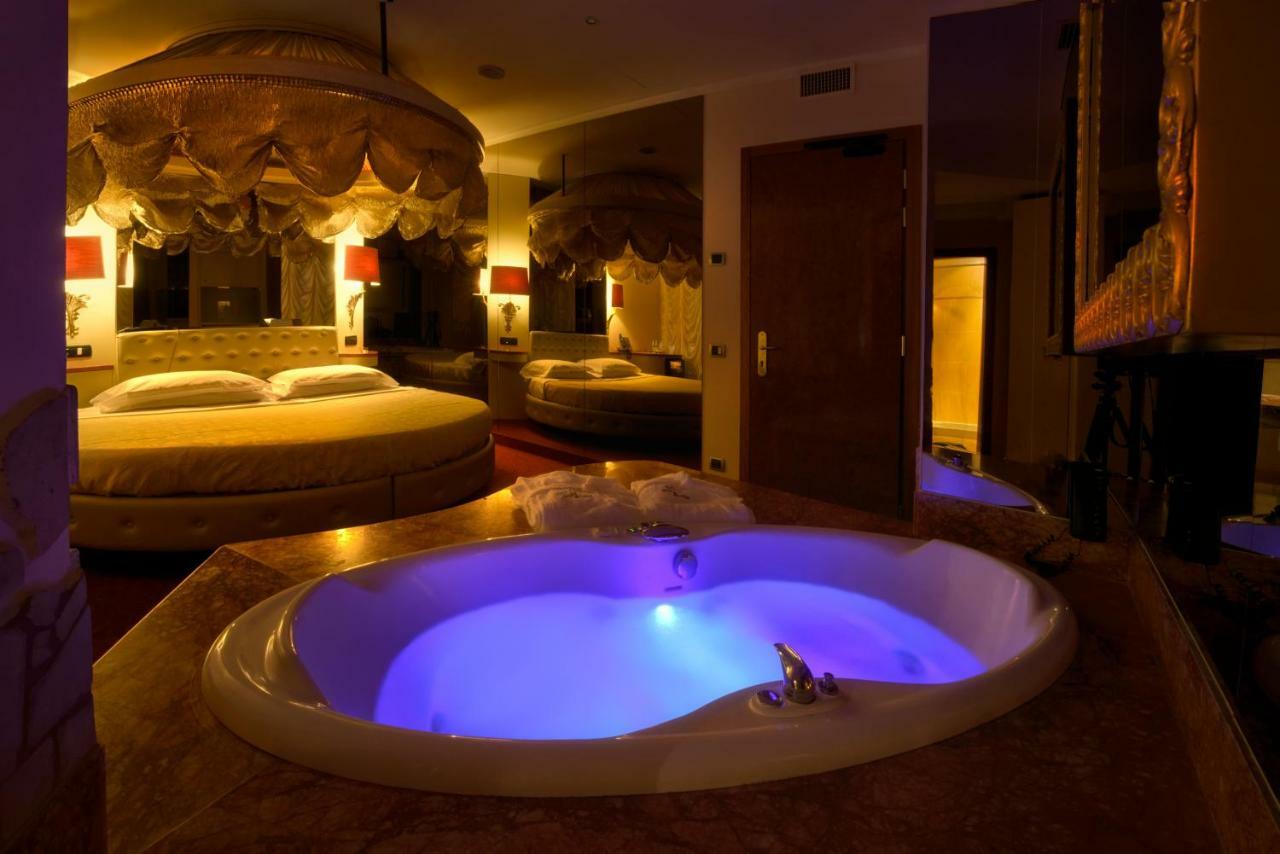 Hotel Motel K Casei Gerola Bagian luar foto